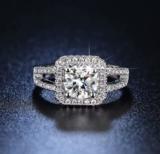 ADJUSTABLE CRYSTAL FEMALE RING