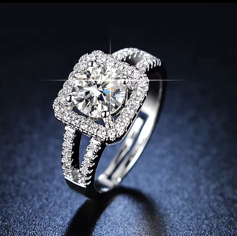 ADJUSTABLE CRYSTAL FEMALE RING