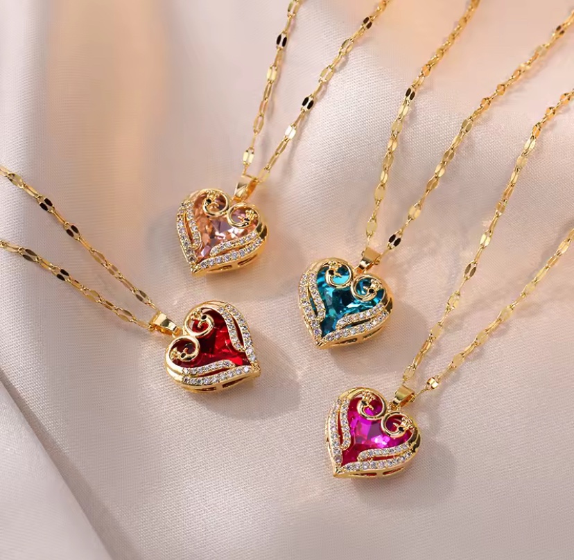 LOVE HEART NECKLACE