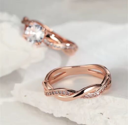 FEMALE ROUND ZIRCON RING
