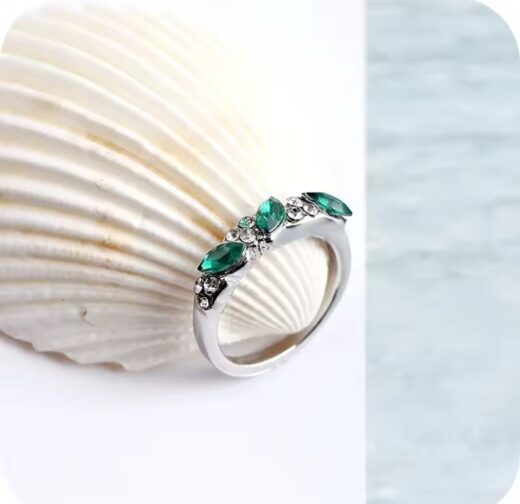 SHINY GREEN RING