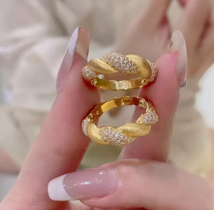 14K KARAT GOLD RING